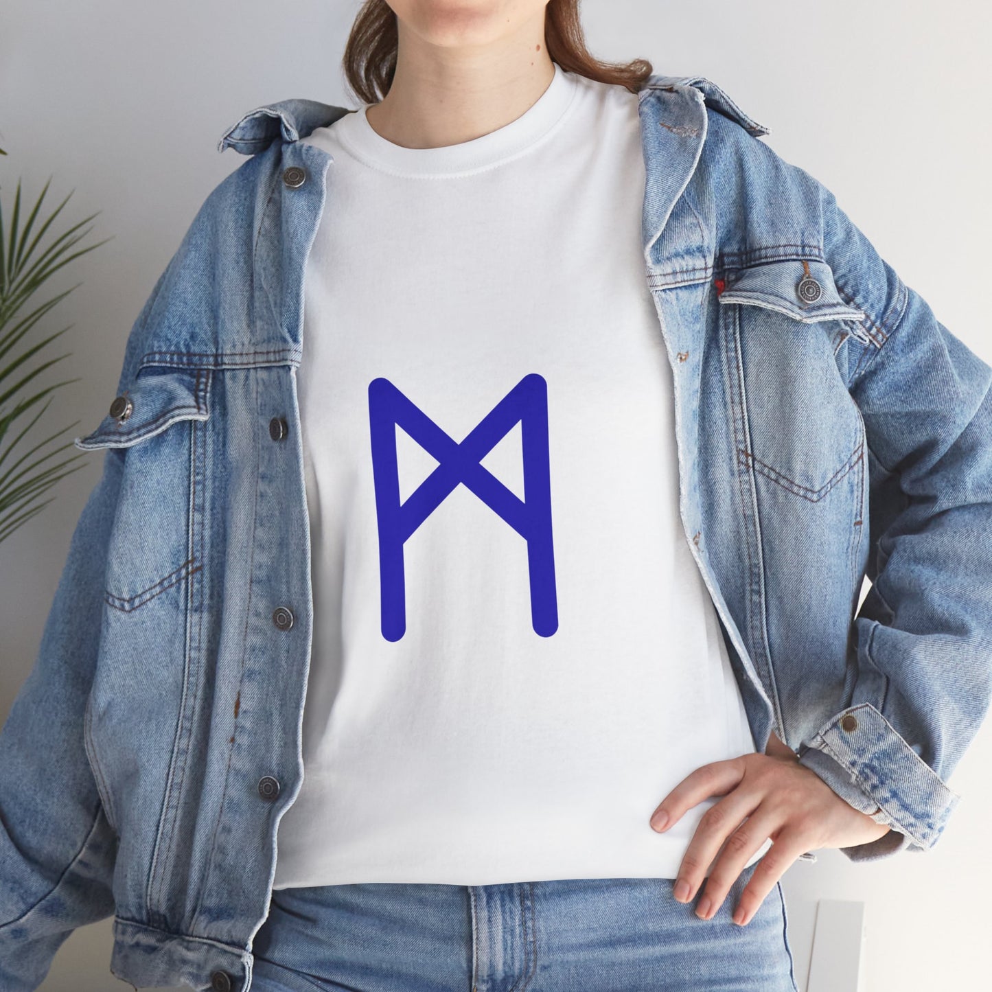 Mannaz Rune T-Shirt – I Rise in Divine Alignment